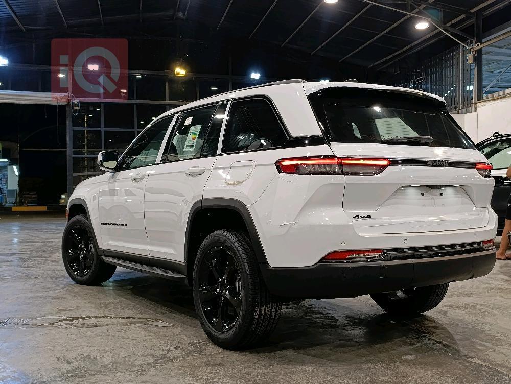 جیپ گراند شیرۆکی